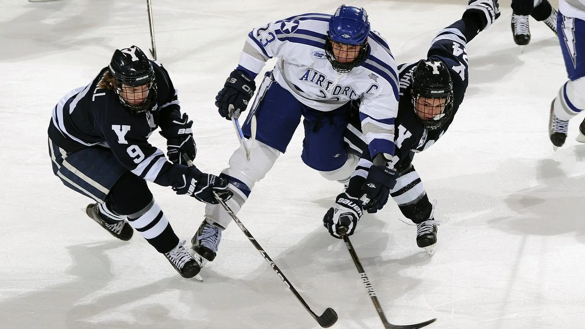 AG官网下载-青少年足球家长课堂开展科学育儿辅导，青少年足球课程